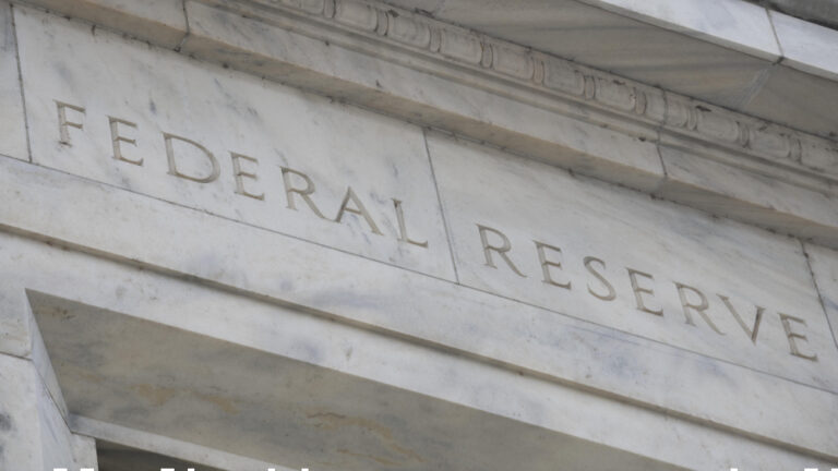 Fed baja las tasas de interés en un cuarto de punto, su primer recorte desde diciembre de 2024