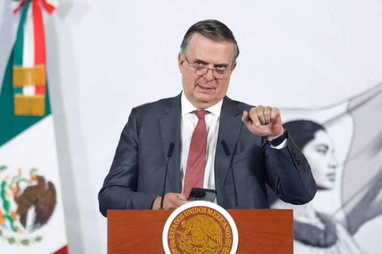 Producir más y sustituir importaciones, la apuesta de México: Ebrard
